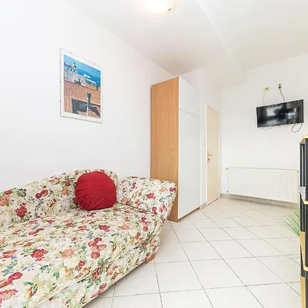 Apartmán Beautiful In Kastel Stafilic With Wifi